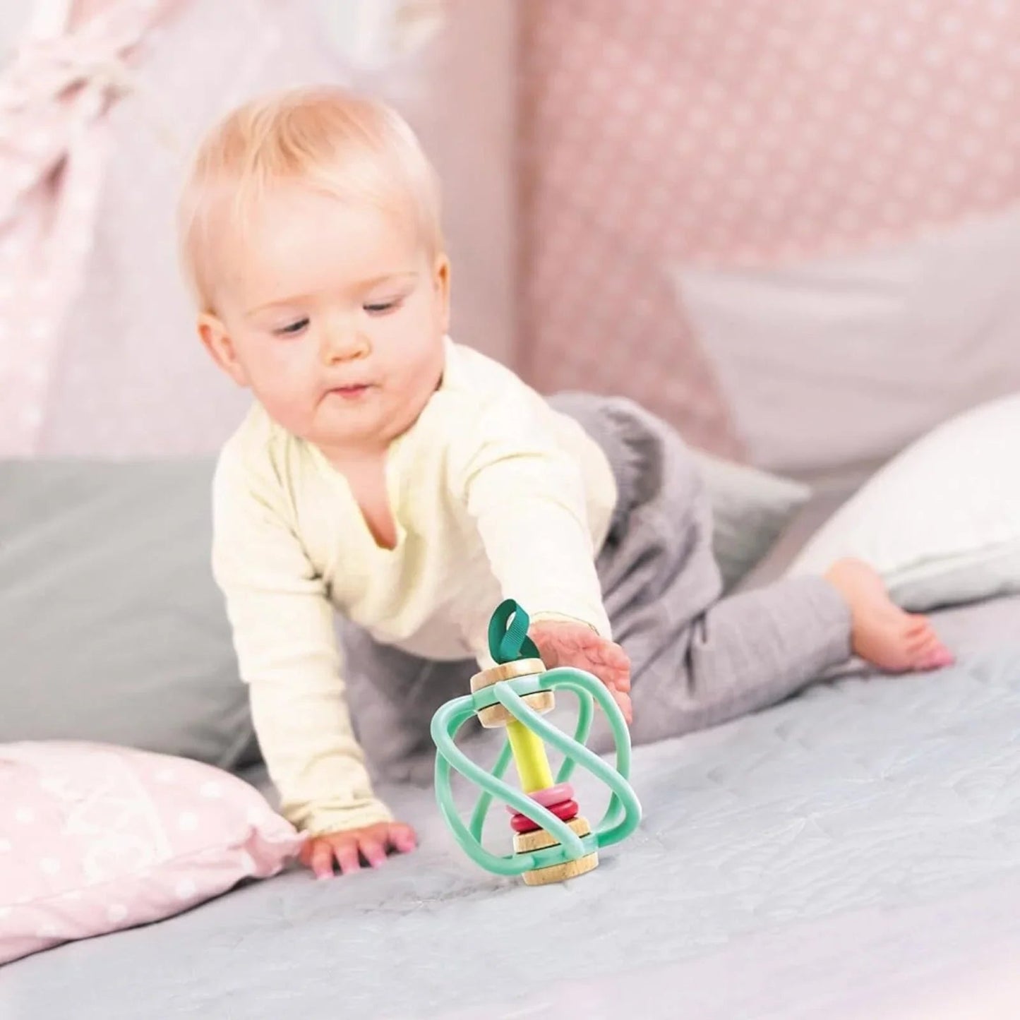 Hape Apple Grab Toy - mezetto ebebek ebebek