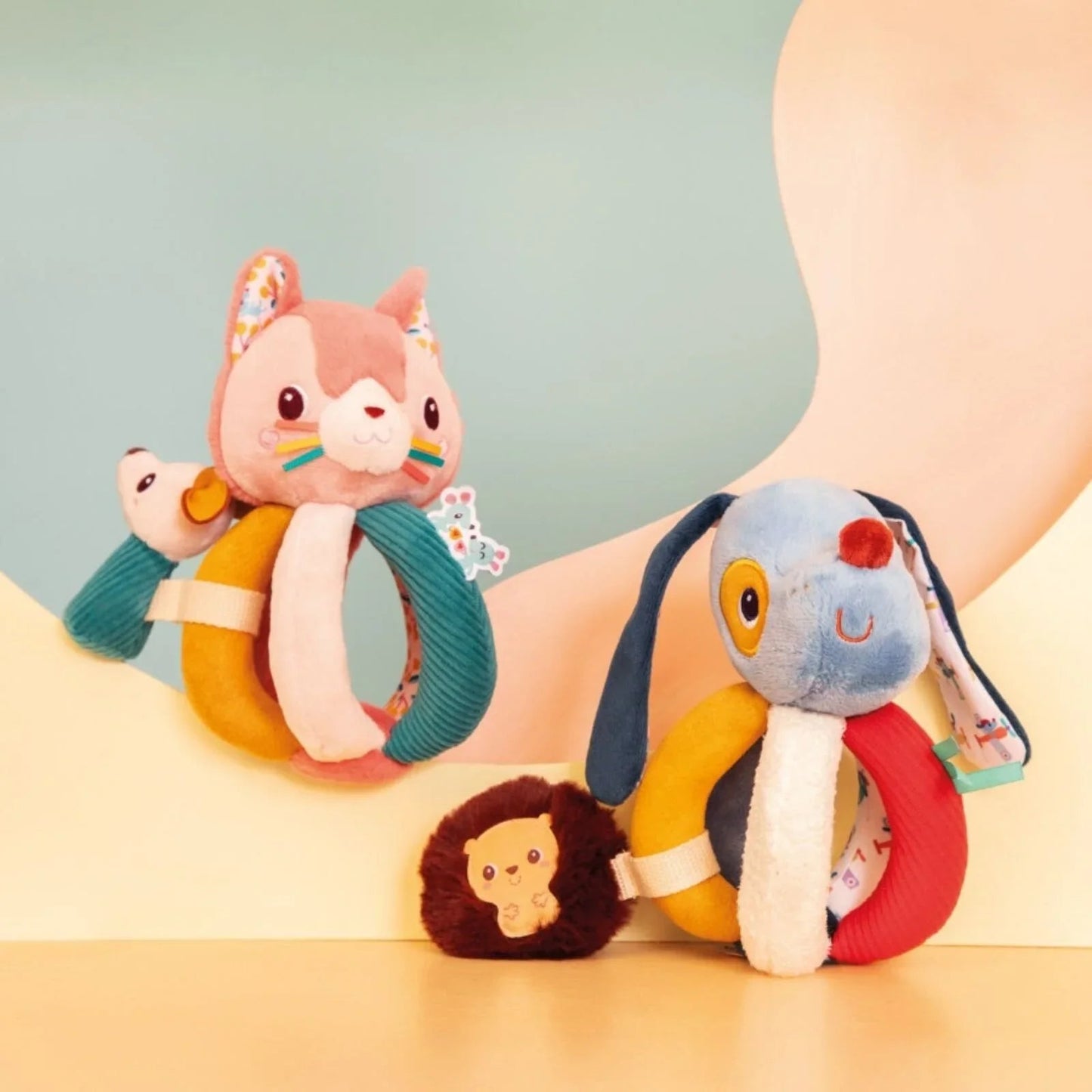 Lilliputiens Jeanne Rattle with Handles - mezetto ebebek ebebek