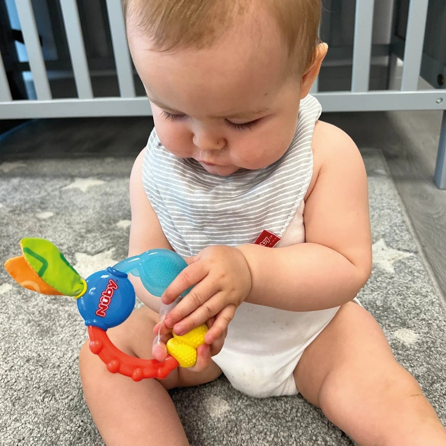 Nuby Wacky Teething Ring - Multicolour - mezetto ebebek ebebek