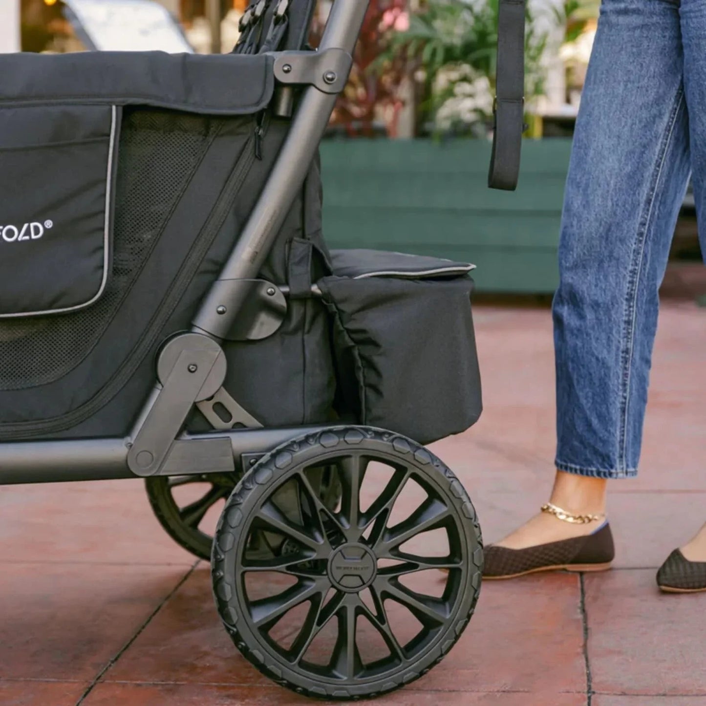 Wonderfold L4 Quad Stroller Wagon - Black - mezetto ebebek ebebek