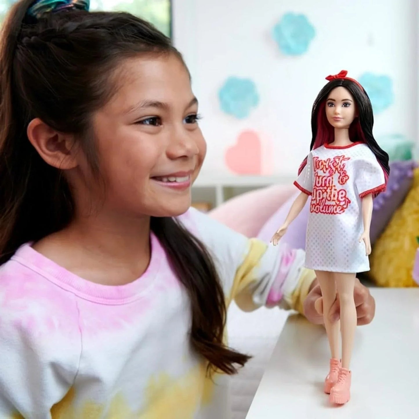 Barbie Fashionista Twisty Turn Up the Volume Doll - mezetto ebebek ebebek