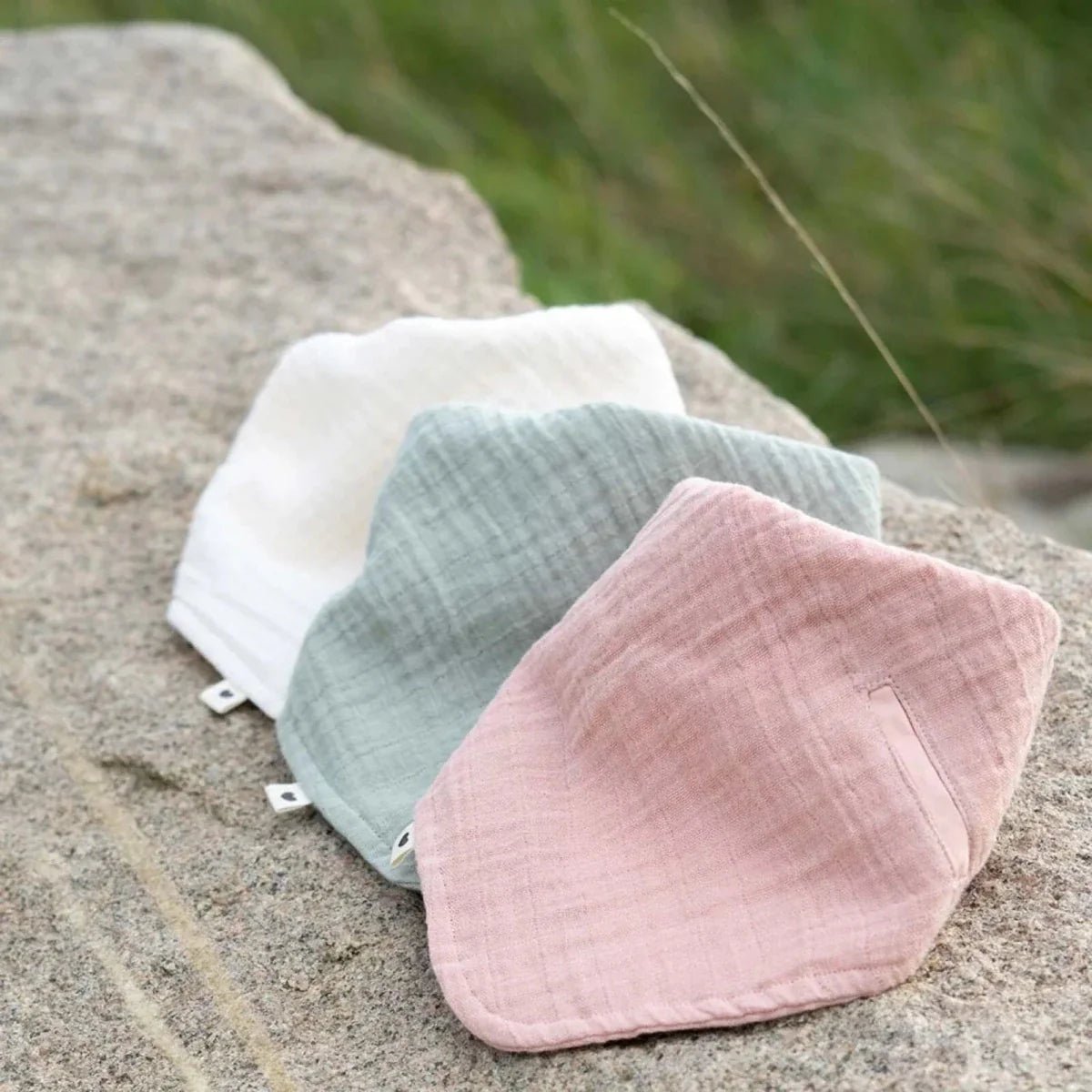 BIBS Bandana Bib - Sage - mezetto ebebek ebebek