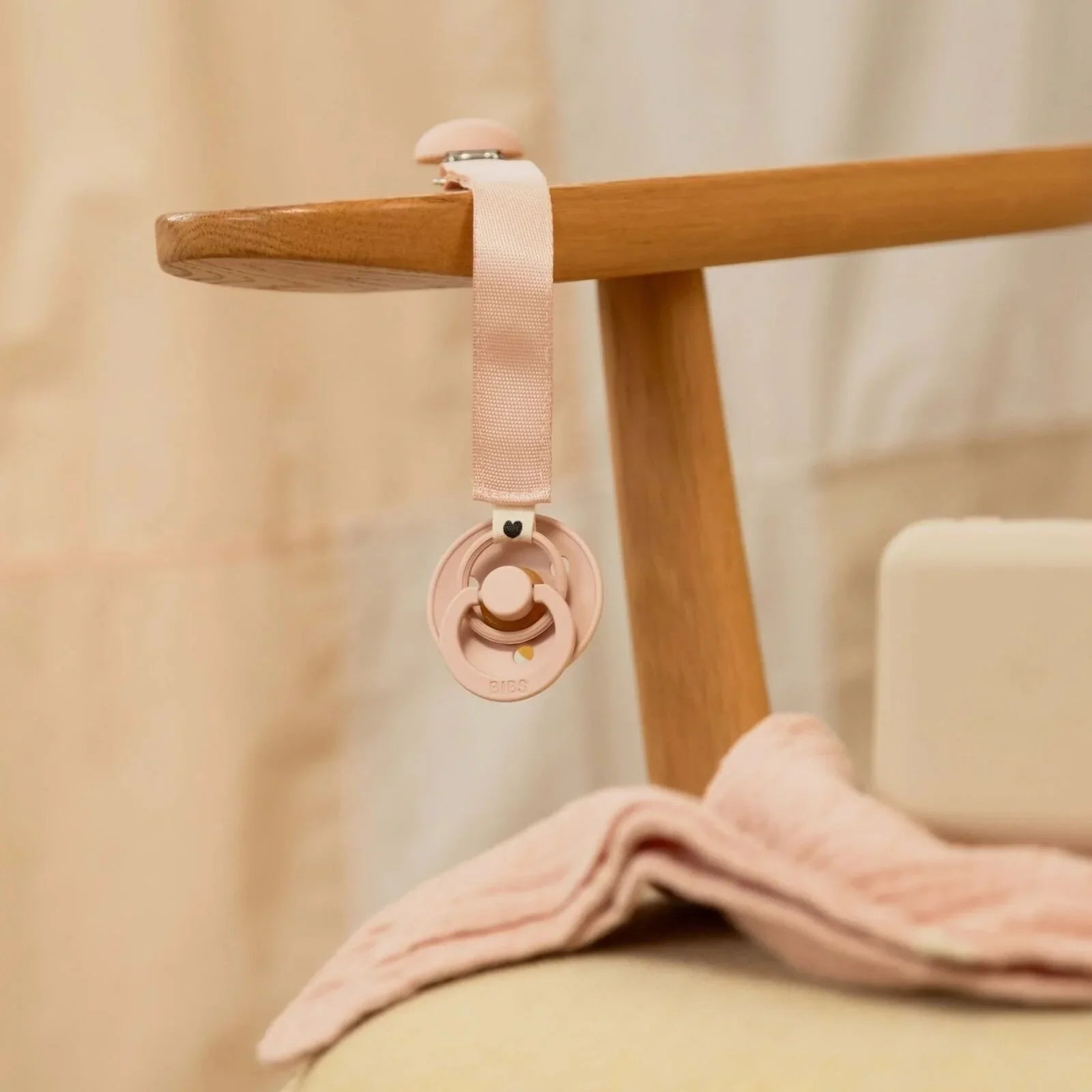 BIBS Soother Clip Ribbon - Blush - mezetto ebebek ebebek