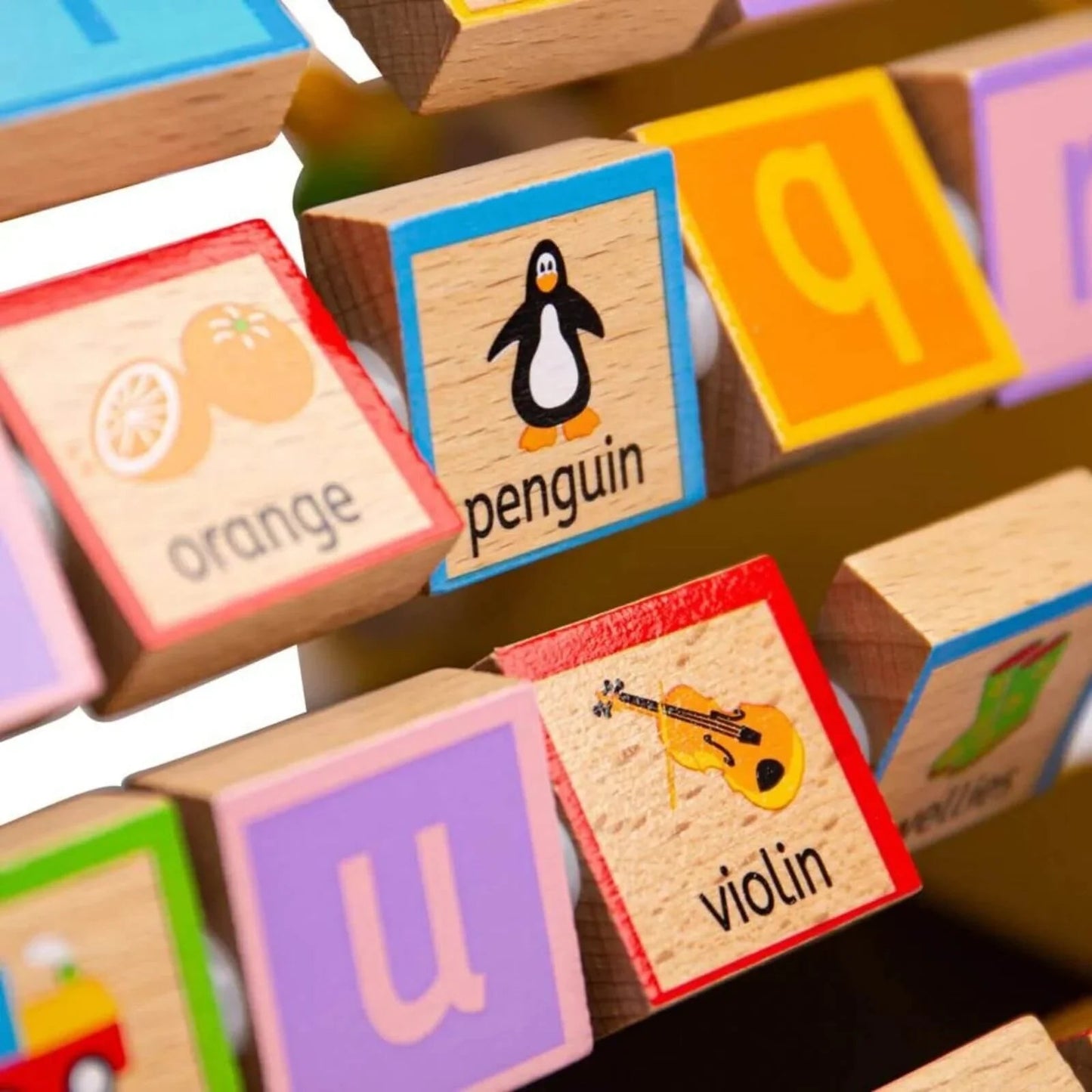 Bigjigs Toys Triangular Activity Centre - mezetto ebebek ebebek
