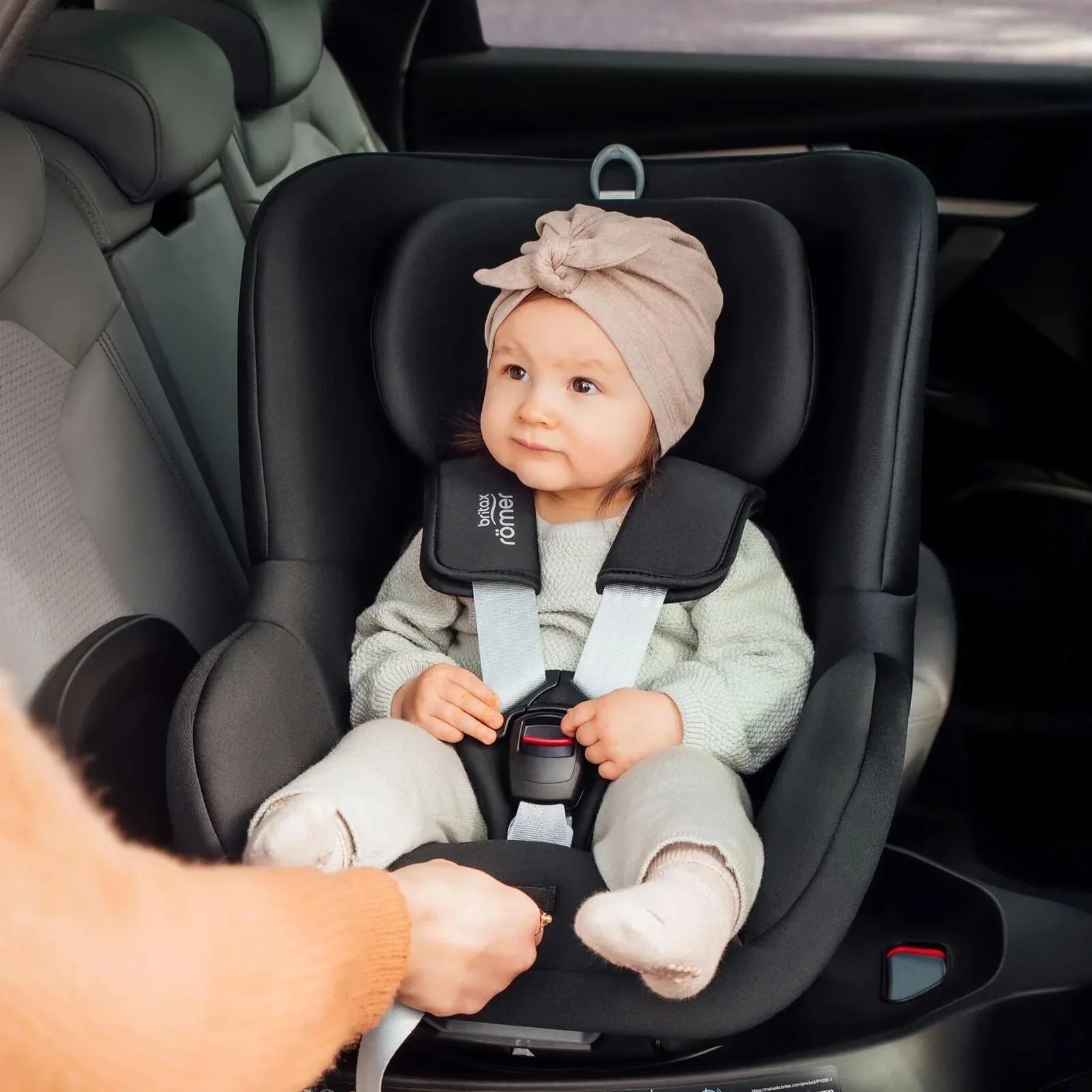 Britax Römer Dualfix M Plus 360 Spin Car Seat - Midnight Grey - mezetto ebebek ebebek