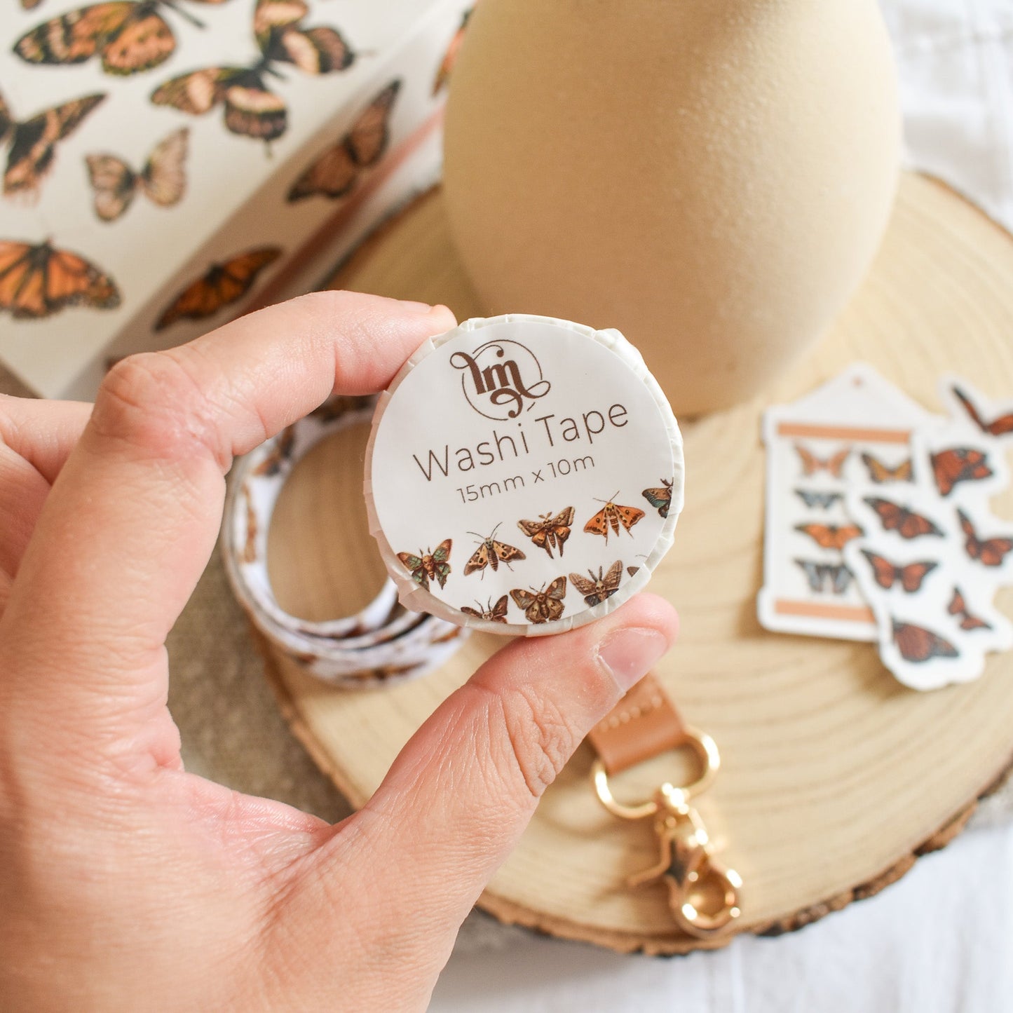 Brown Moth - mezetto Lunamise Lunamise