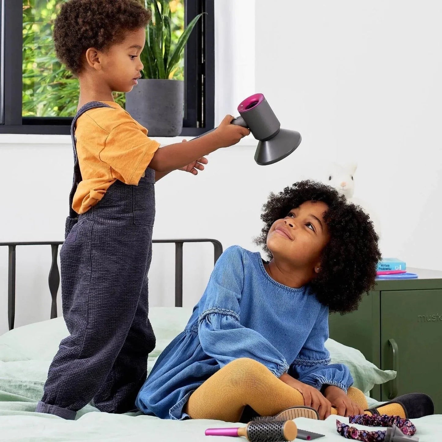 Casdon Dyson Toy Hairdryer Set - mezetto ebebek ebebek