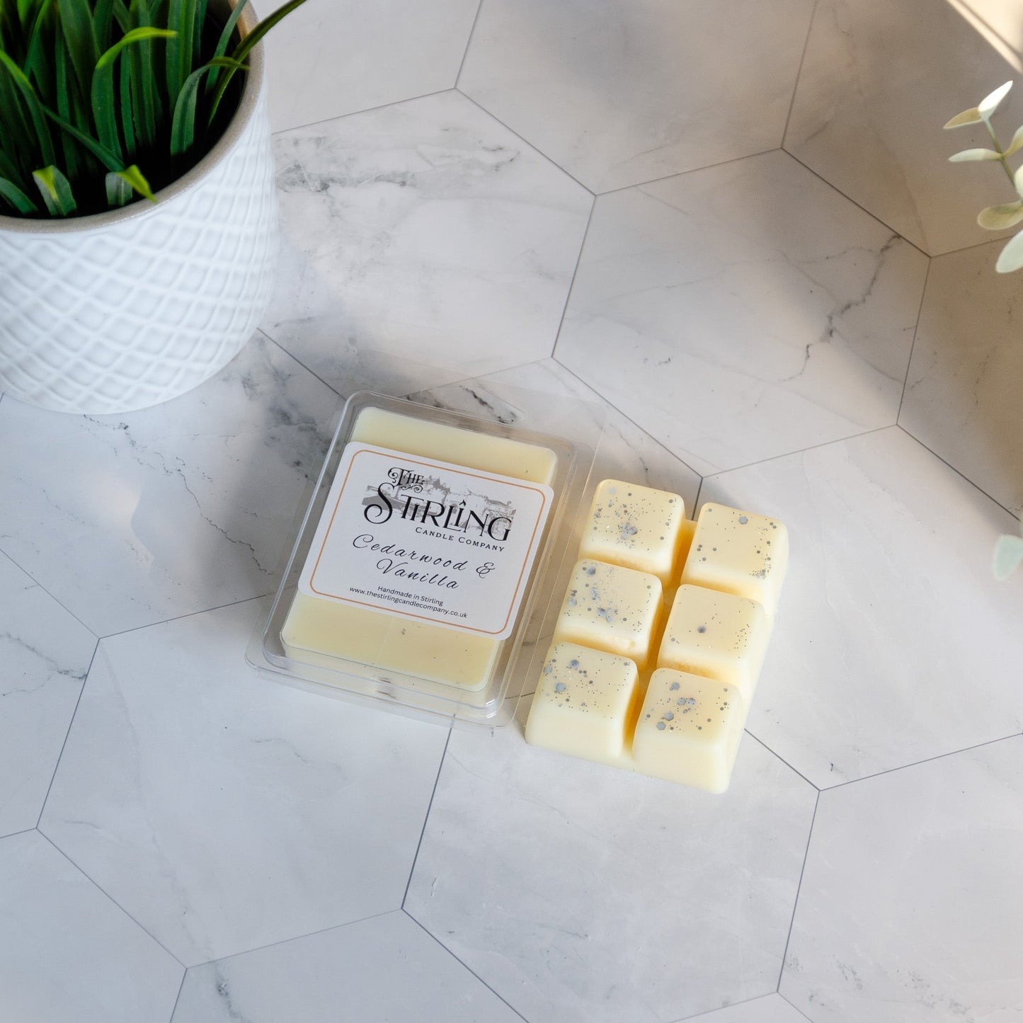 Cedarwood & Vanilla - Wax Melt Clamshell - mezetto Shopify Collective The Stirling Candle Company