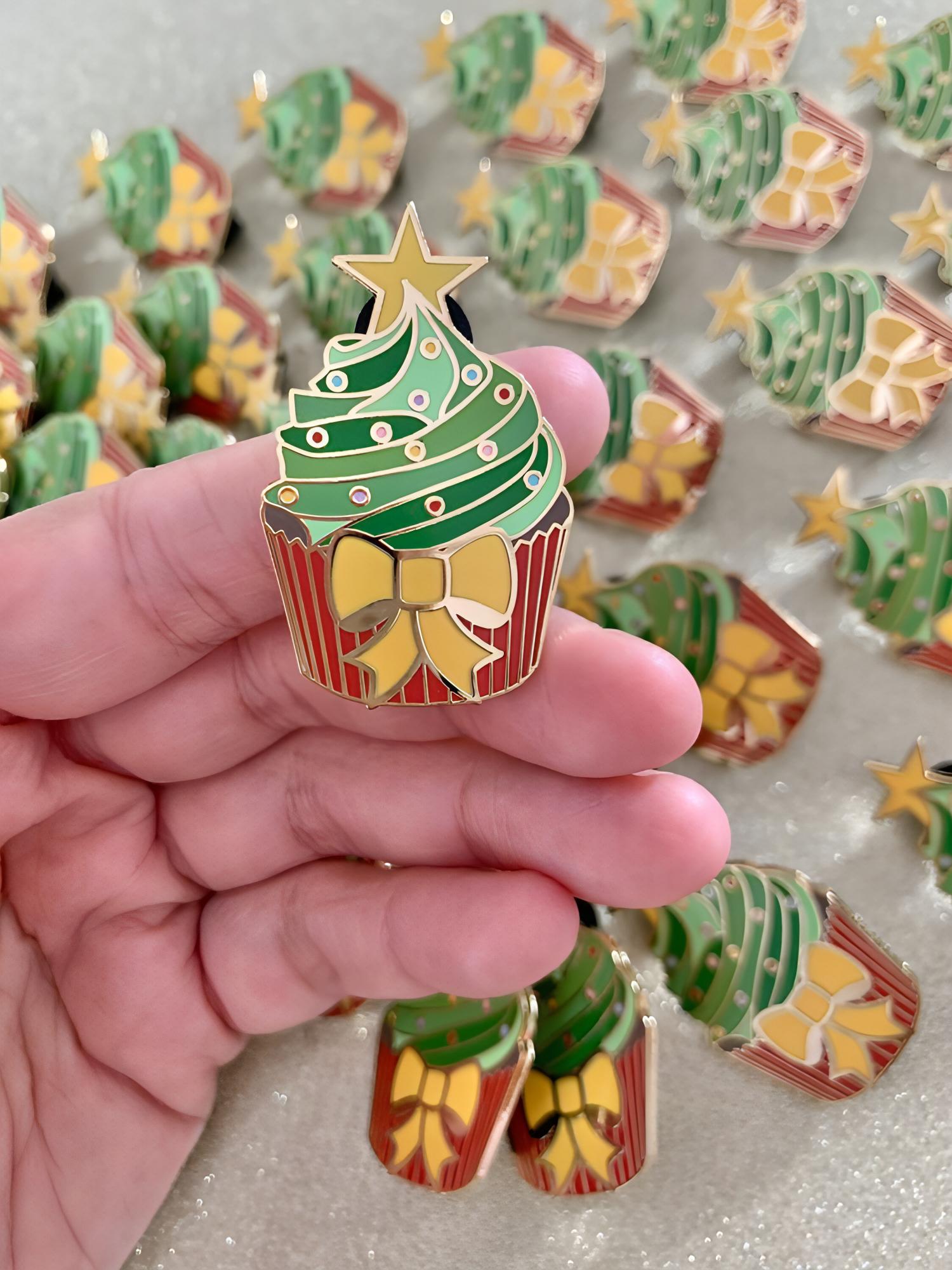 Christmas Tree Cupcake - mezetto Lunamise Lunamise