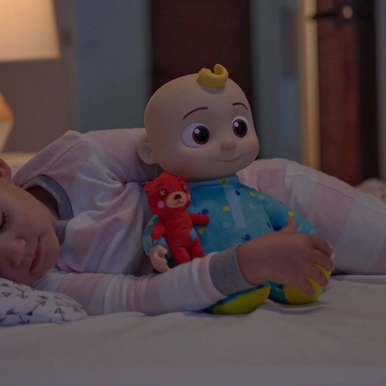 CoComelon Musical Bedtime JJ Plush - mezetto ebebek ebebek