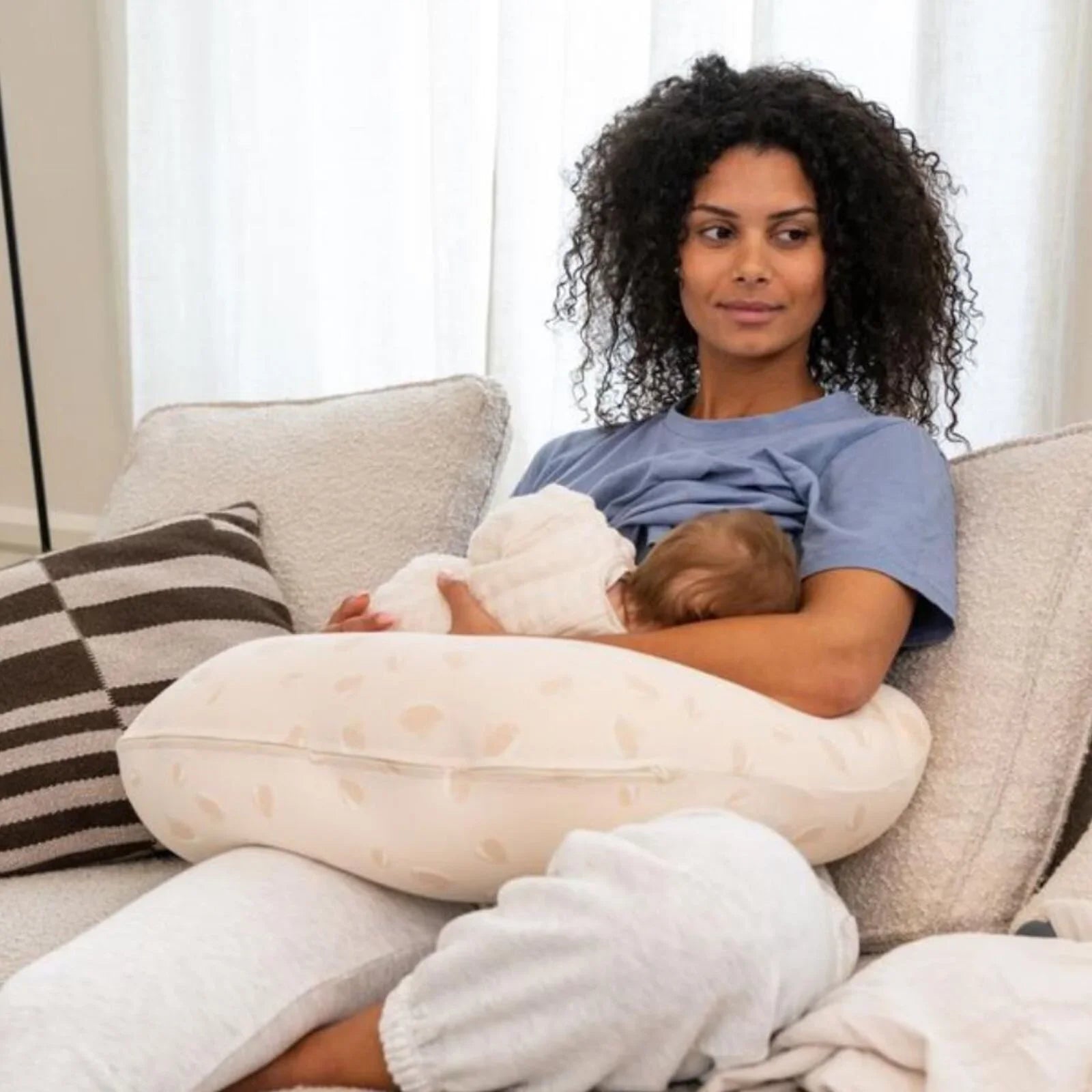 Doomoo Twisty 2 - in - 1 Petals Pregnancy Pillow - Latte - mezetto ebebek ebebek