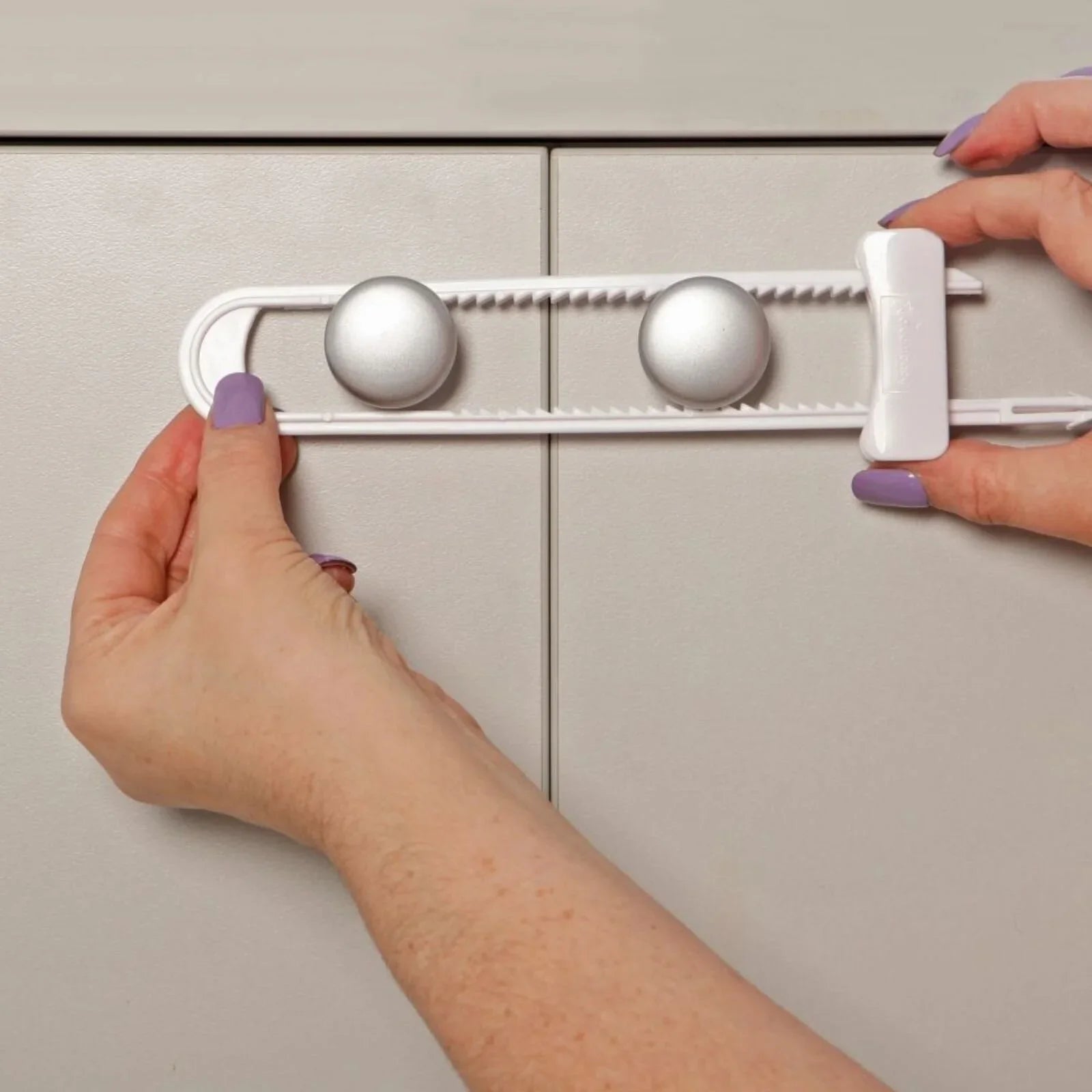 Dreambaby Sliding Cabinet Lock - White - mezetto ebebek ebebek
