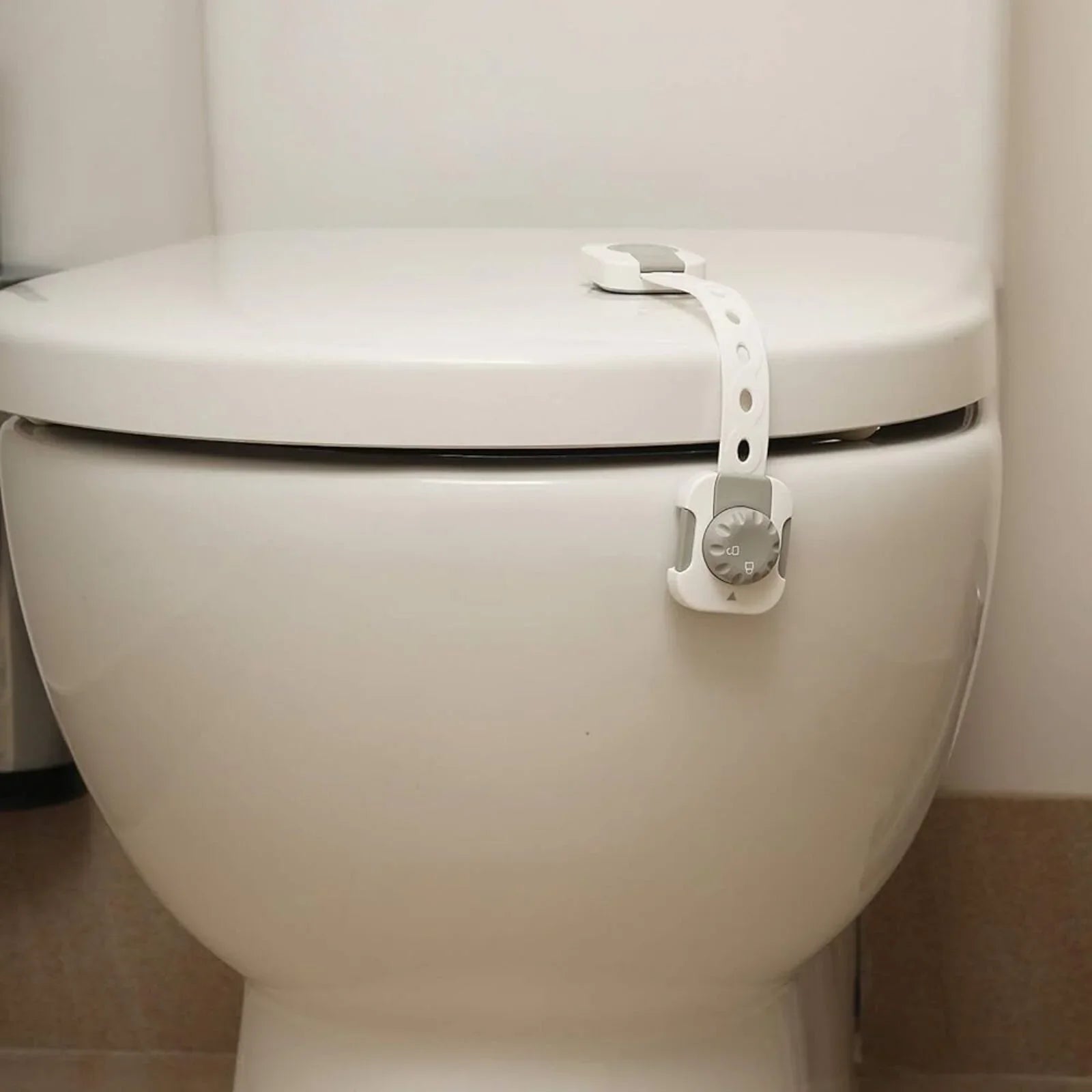Dreambaby Twist 'N Lock Multi - Purpose Safety Latch Polybag Pack of 6 - White & Grey - mezetto ebebek ebebek