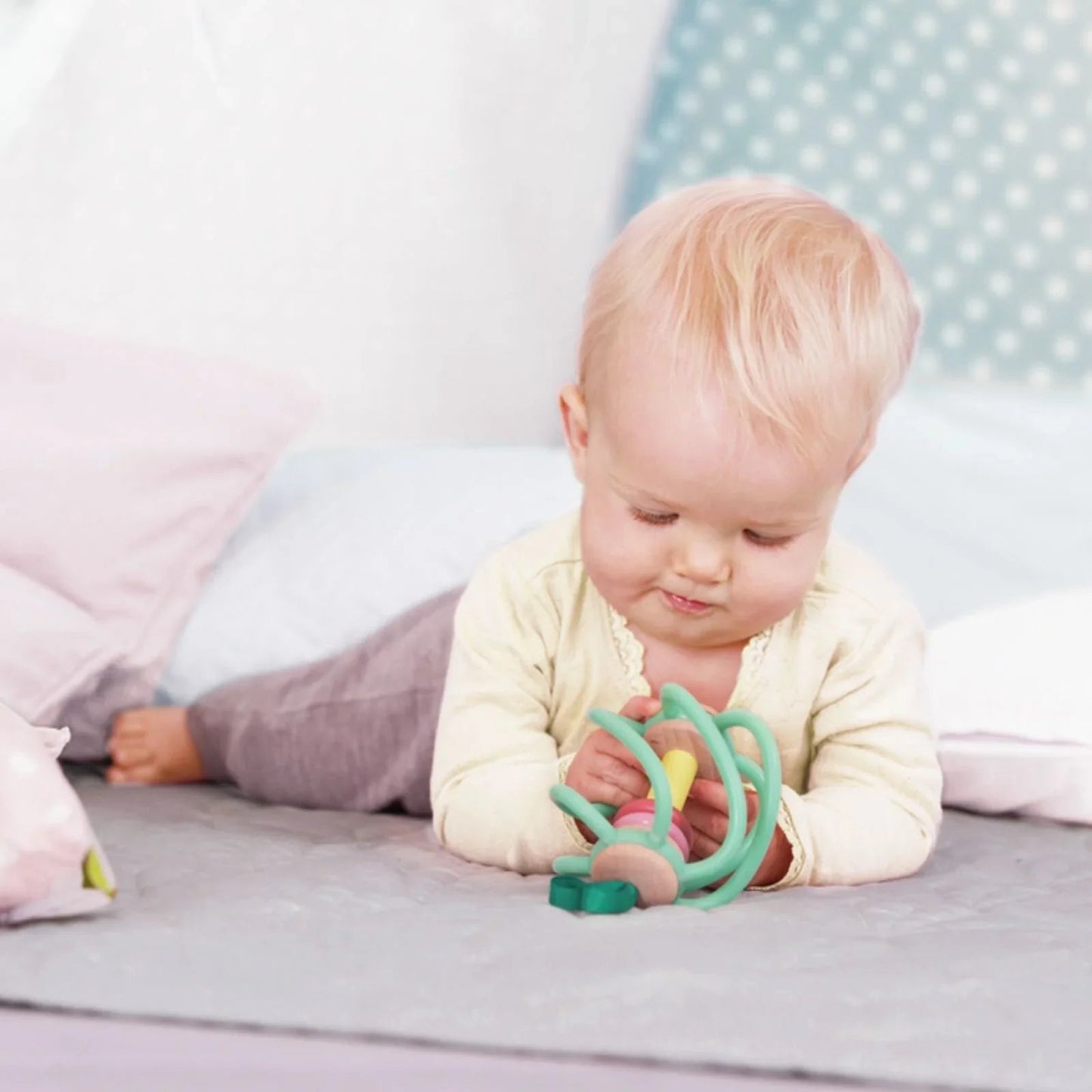 Hape Apple Grab Toy - mezetto ebebek ebebek
