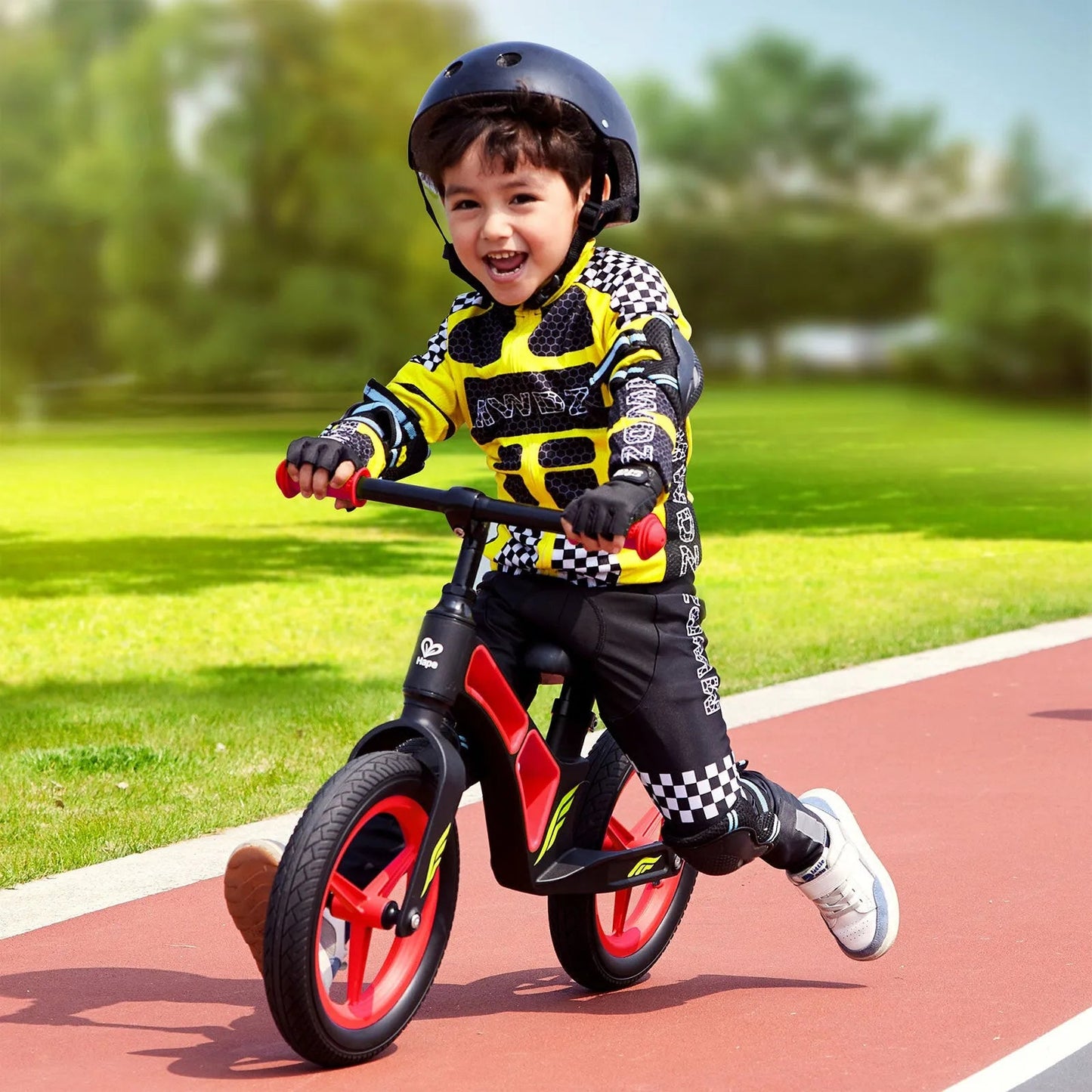 Hape New Explorer Kids Balance Bike, Red - mezetto ebebek ebebek