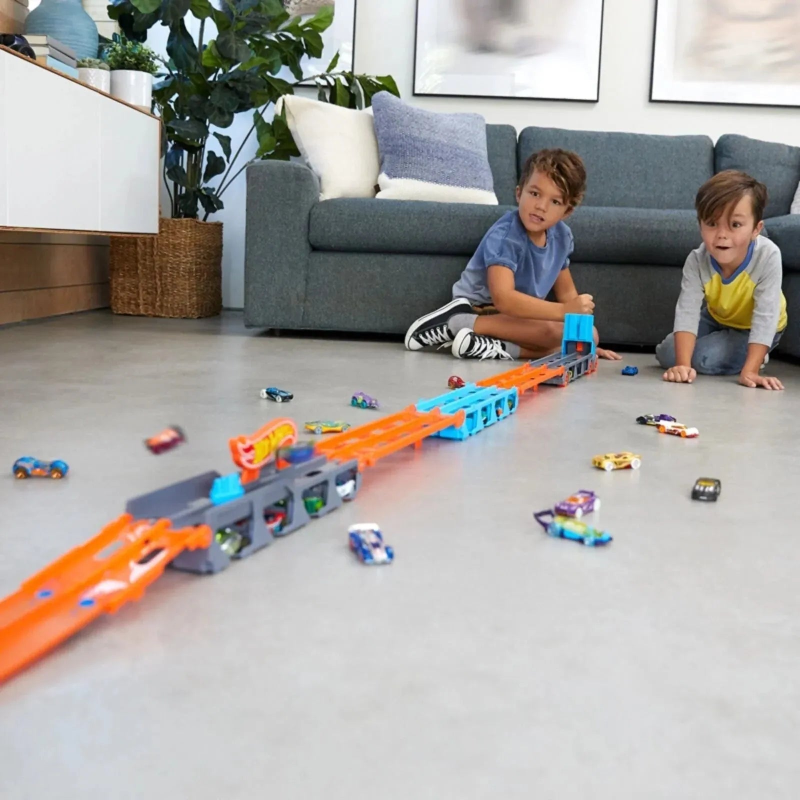 Hot Wheels City Speedway Hauler - mezetto ebebek ebebek