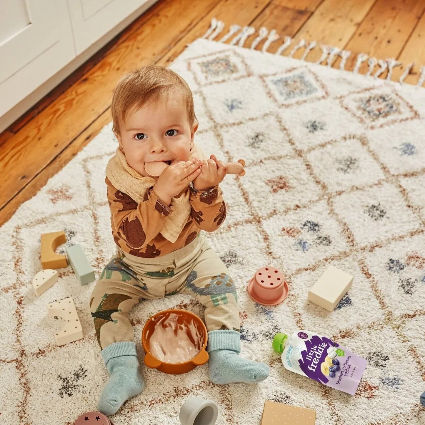 Little Freddie Organic Blueberry & Banana Greek Style Yoghurt Baby Food Pouch 6+ months 100g - mezetto ebebek ebebek