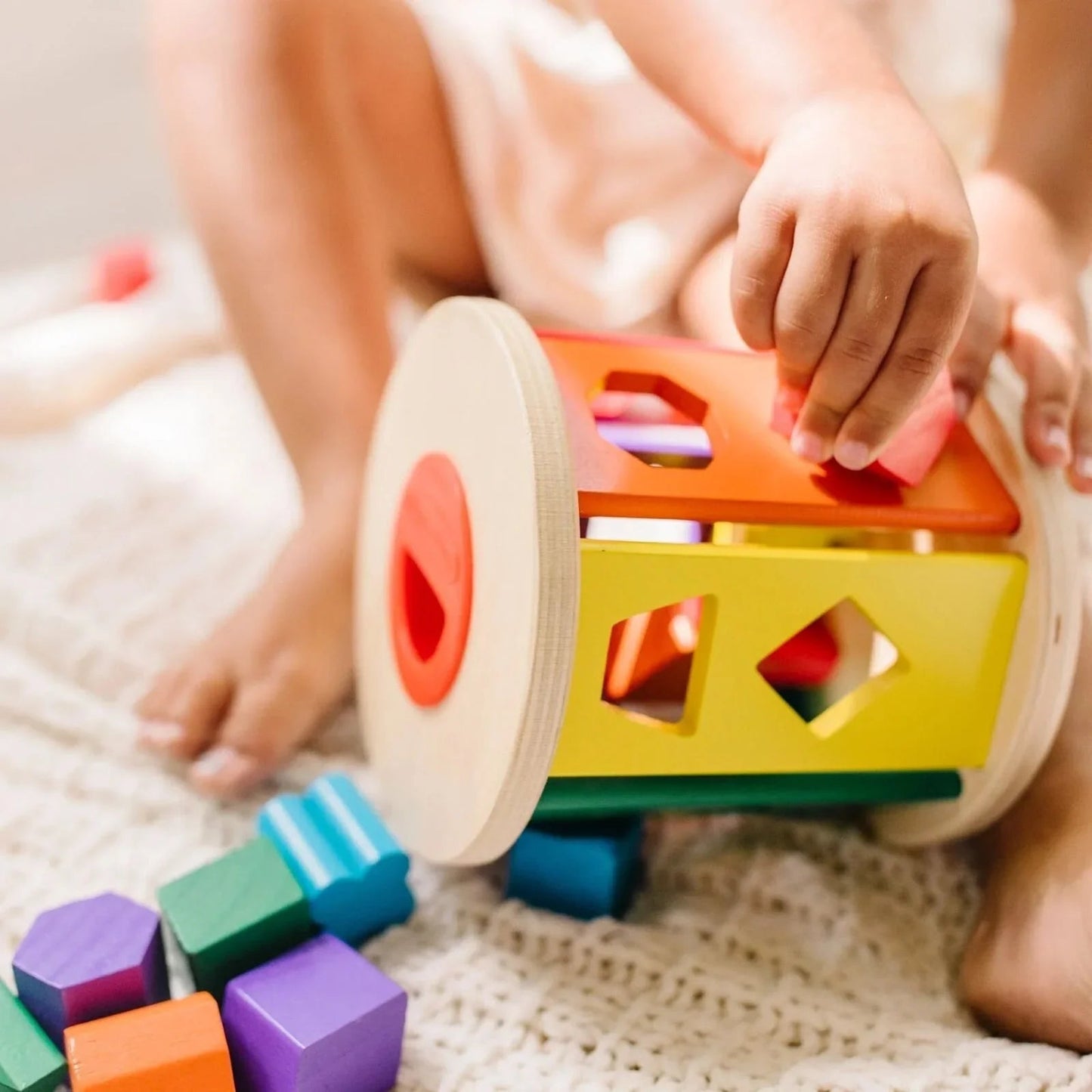 Melissa & Doug Match & Roll Wooden Shape Sorter - mezetto ebebek ebebek