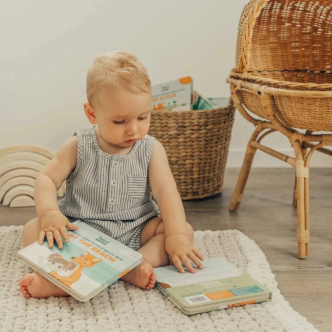 Mizzie the Kangaroo At The Beach Touch & Feel Book - mezetto ebebek ebebek