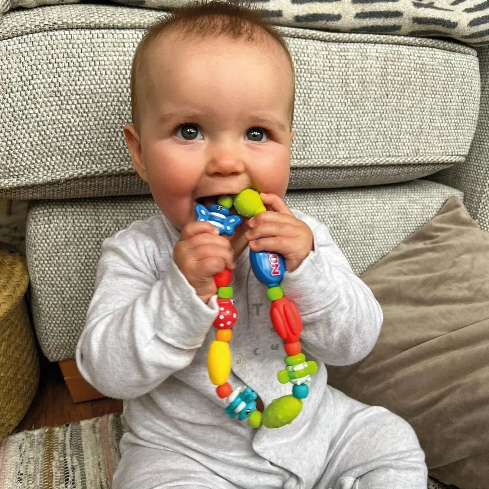 Nuby Bug a Loop Teether - Multicolour - mezetto ebebek ebebek