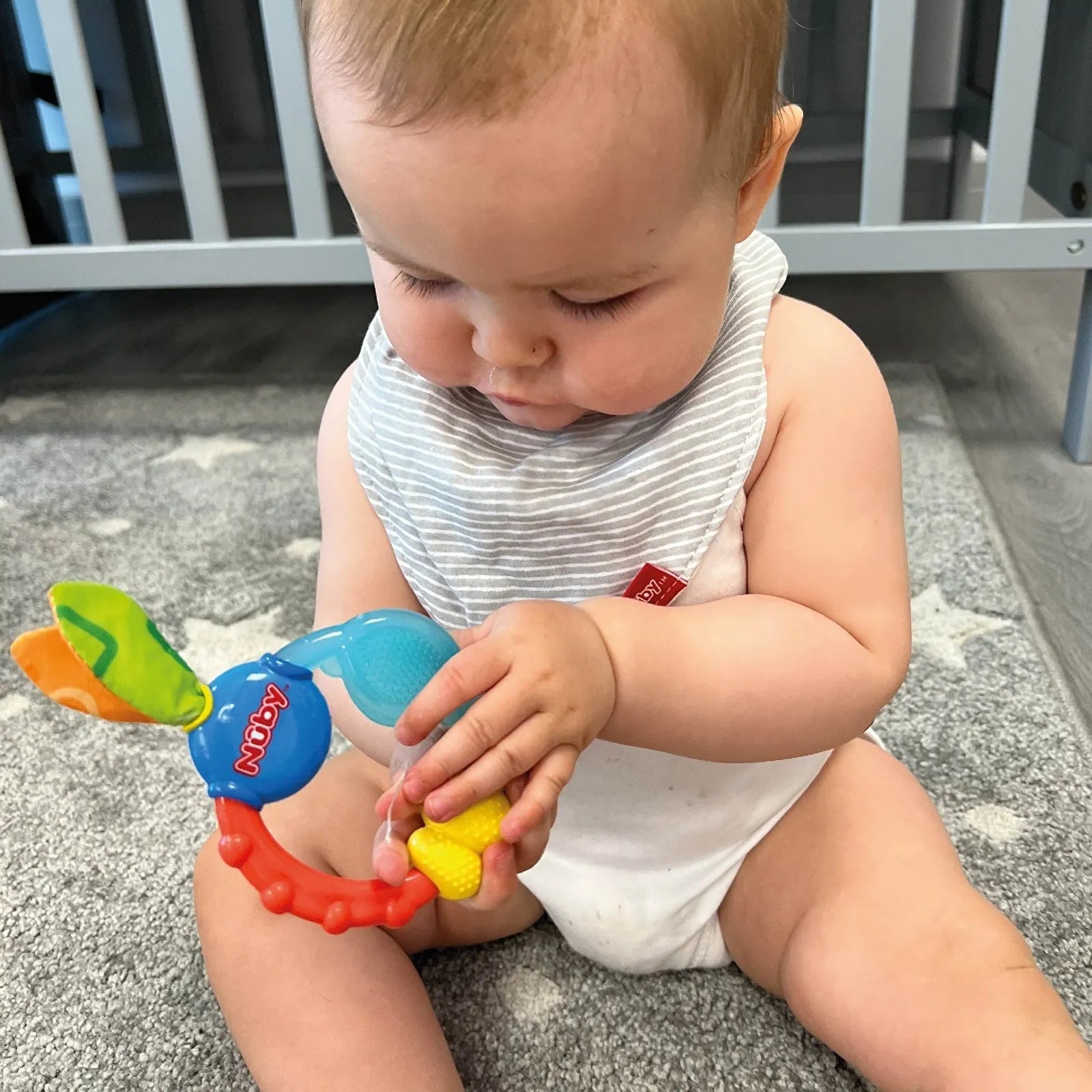 Nuby Wacky Teething Ring - Multicolour - mezetto ebebek ebebek