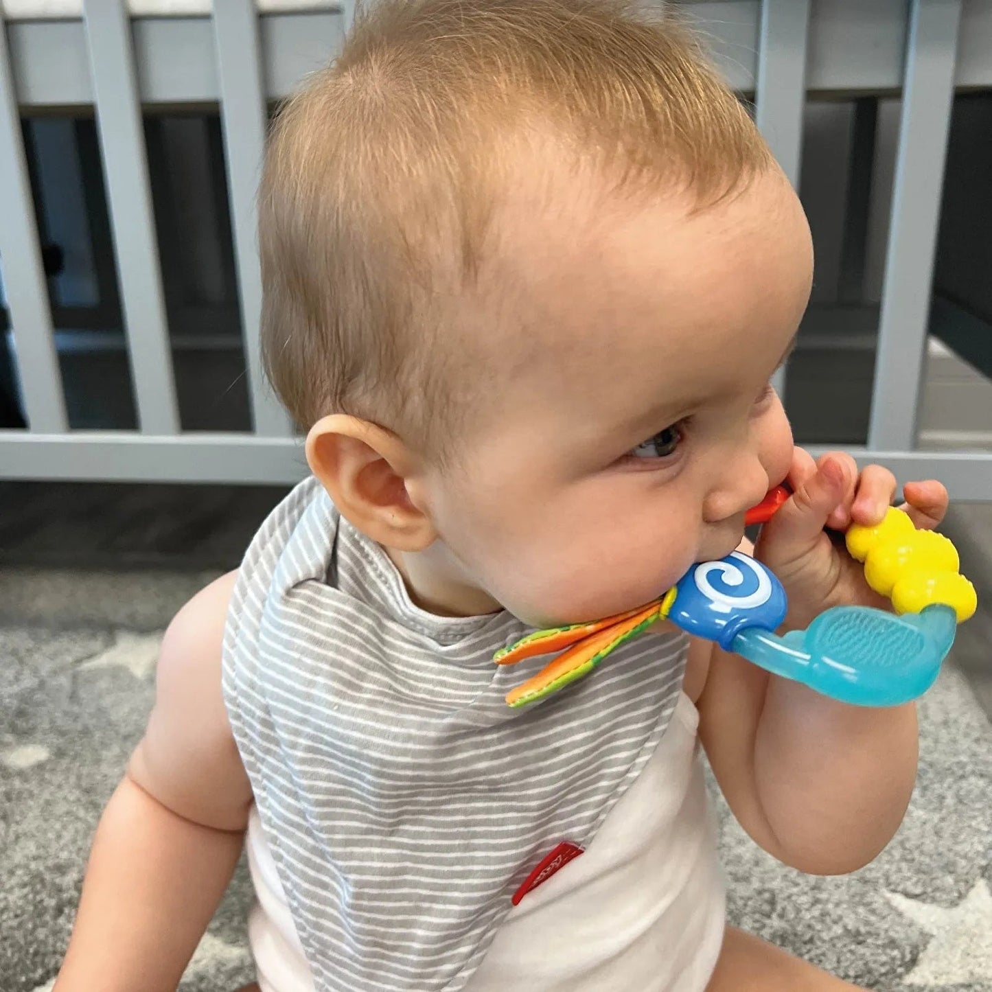 Nuby Wacky Teething Ring - Multicolour - mezetto ebebek ebebek