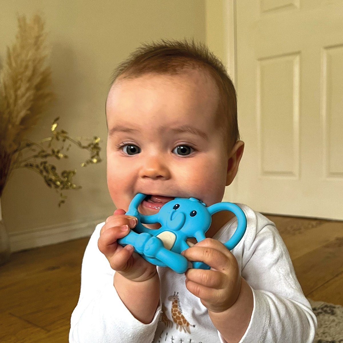 Nuby Yogi Teether - mezetto ebebek ebebek