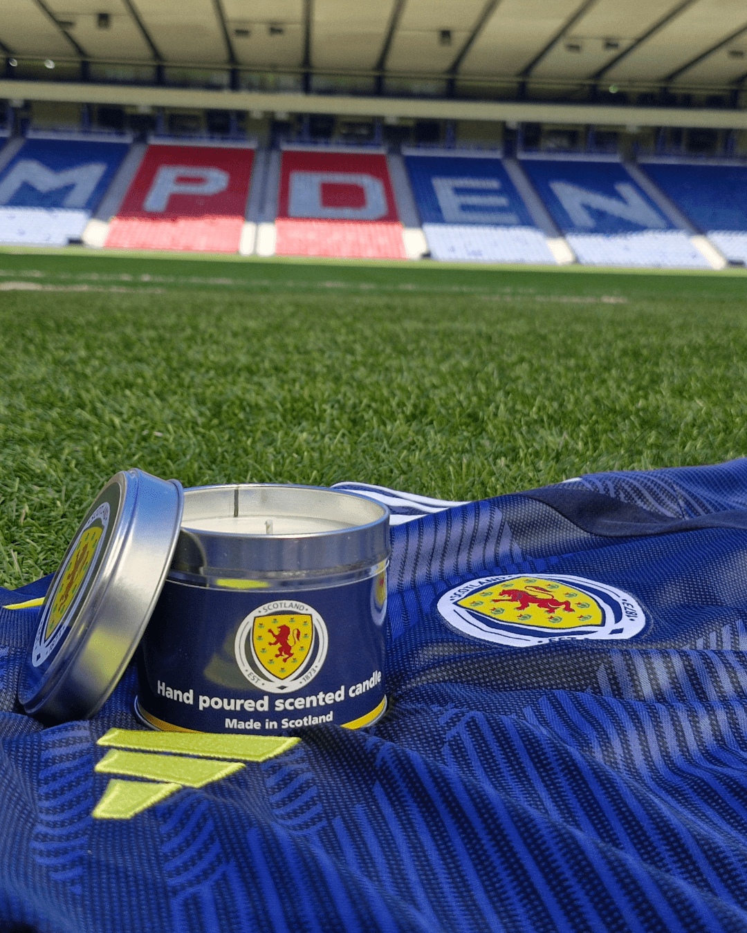 Official Scotland National Football Team Travel Tin Candle - mezetto Shopify Collective The Stirling Candle Company