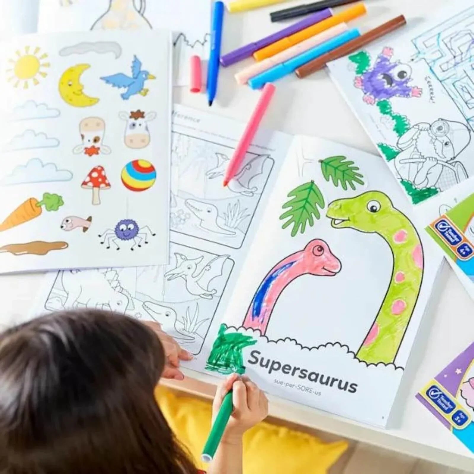 Orchard Toys Dinosaur Colouring Book - mezetto ebebek ebebek