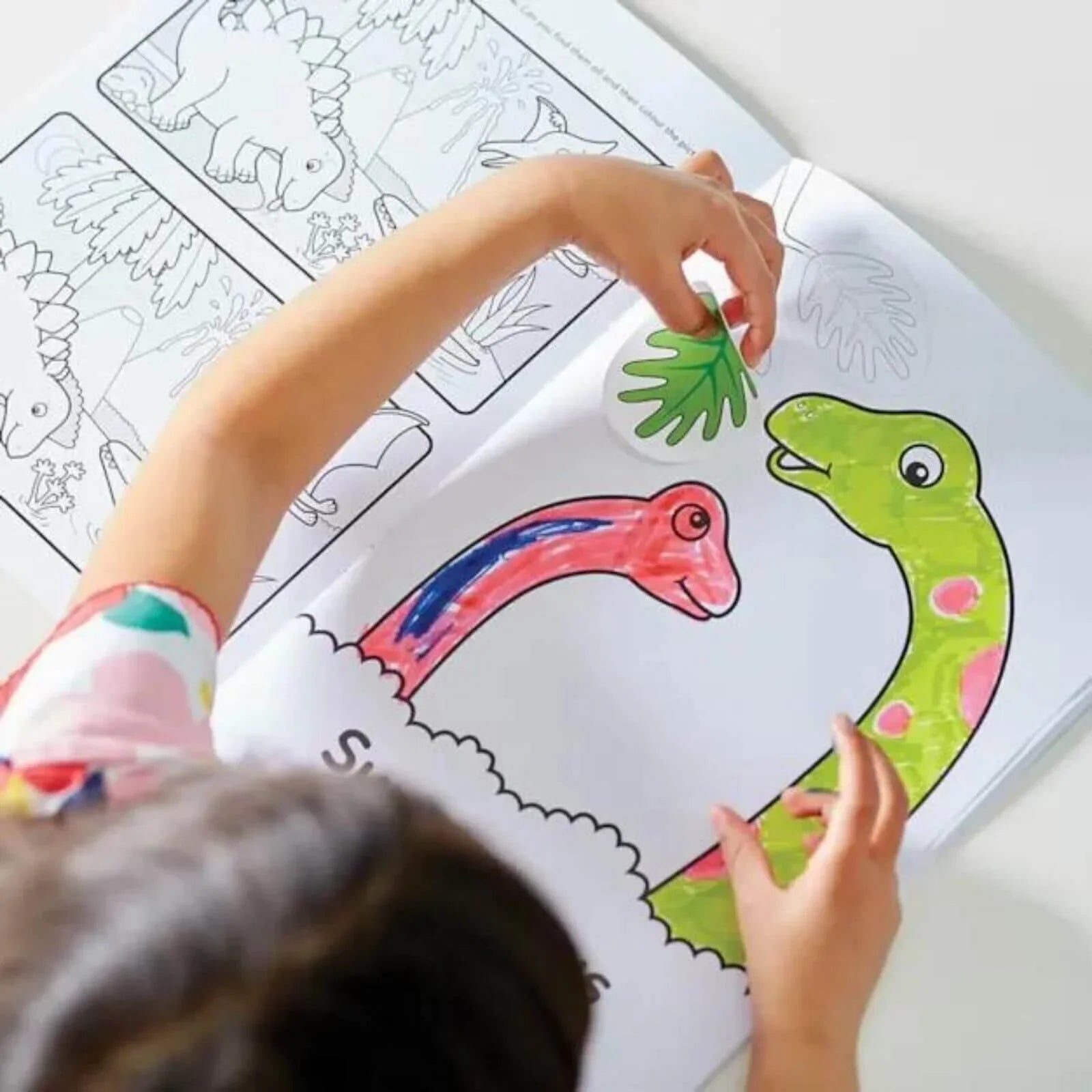 Orchard Toys Dinosaur Colouring Book - mezetto ebebek ebebek