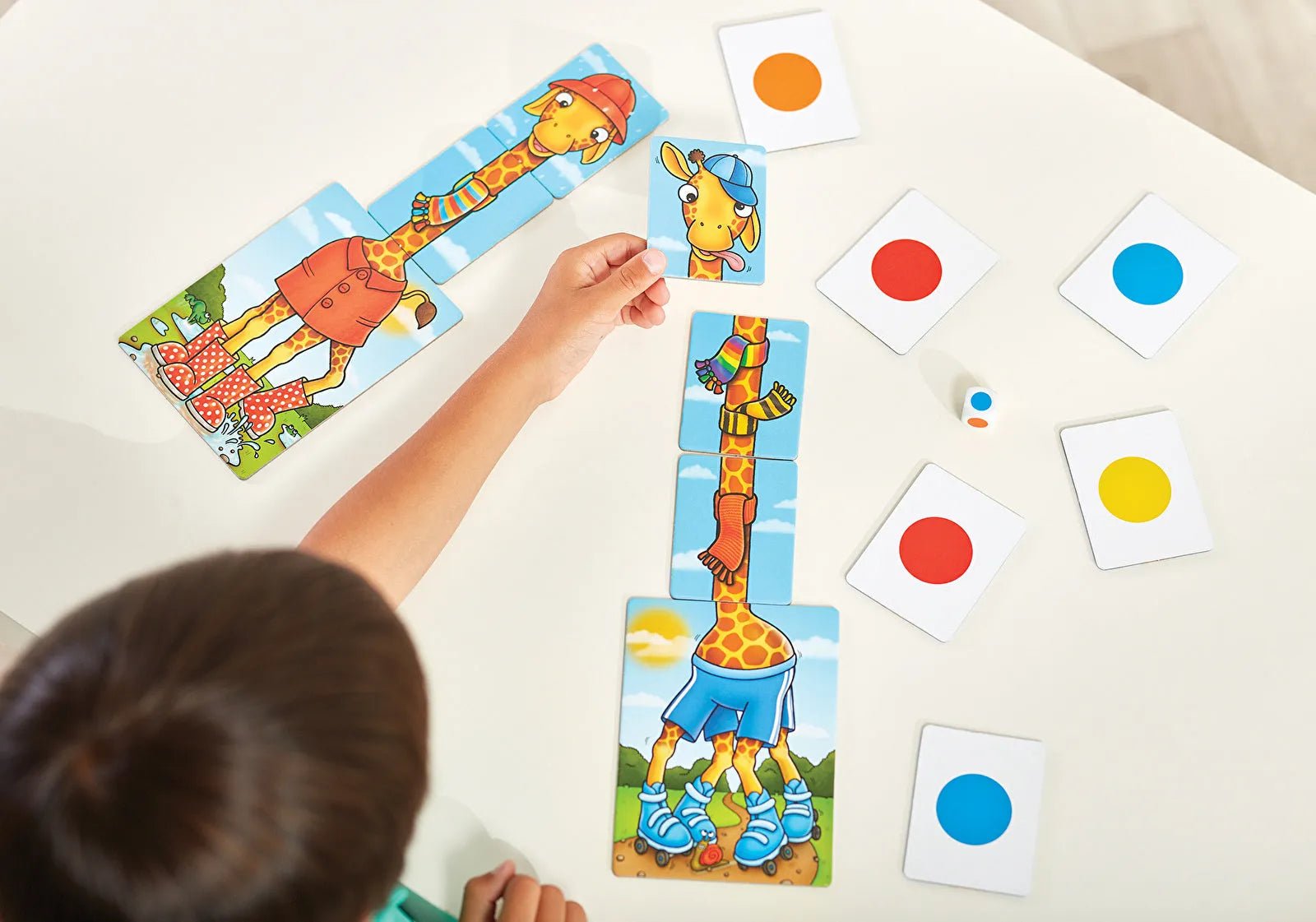 Orchard Toys Giraffes In Scarves - mezetto ebebek ebebek