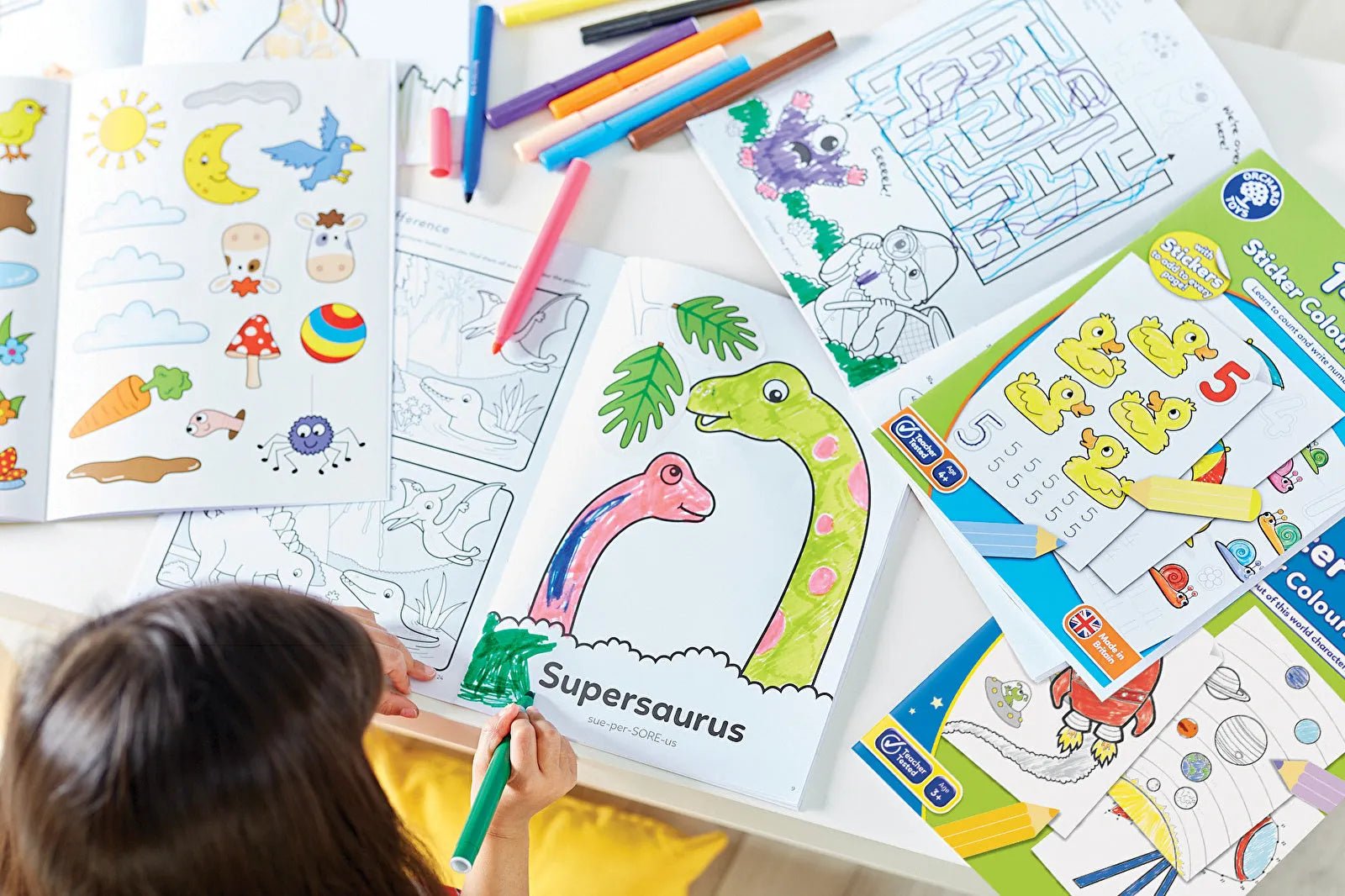 Orchard Toys Outerspace Colouring Book - mezetto ebebek ebebek