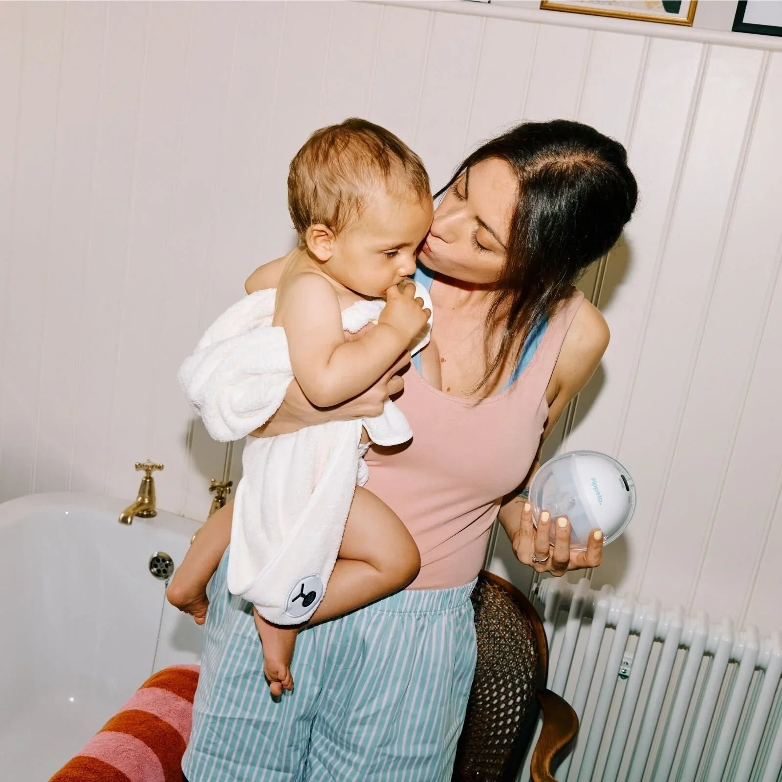 Pippeta Compact Hands Free Electric Breast Pump - mezetto ebebek ebebek