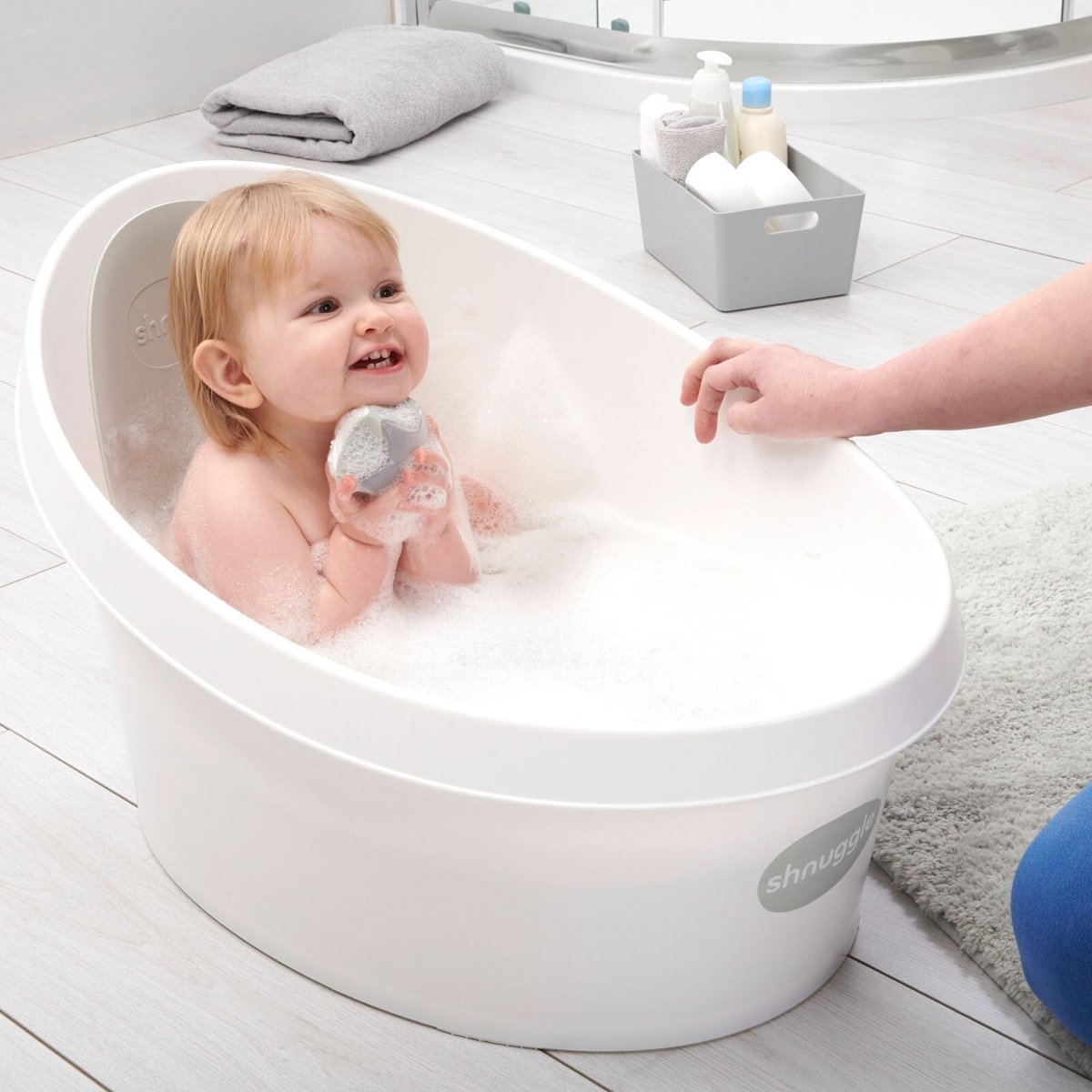 Shnuggle Toddler Bath Tub - White With Light Grey Backrest - mezetto ebebek ebebek