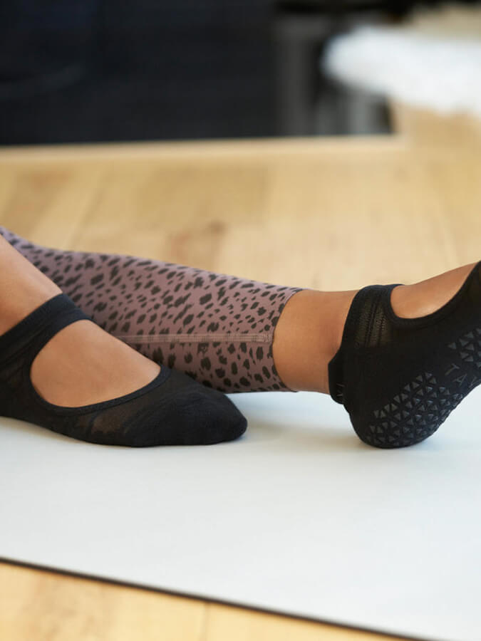 Tavi Emma Breeze Grip Socks - mezetto Shopify Collective Yoga Studio Store