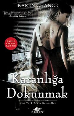 Karanlığa Dokunmak Karen Chance Türkçe kitap kapağı