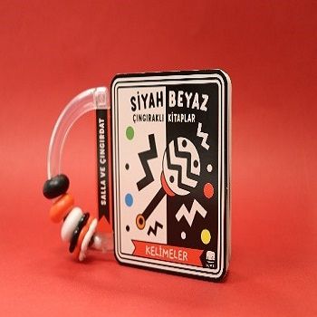 Siyah Beyaz Çıngıraklı Kitaplar - Kelimeler (Ciltli) - Uçan Fil Yayınları Kitap