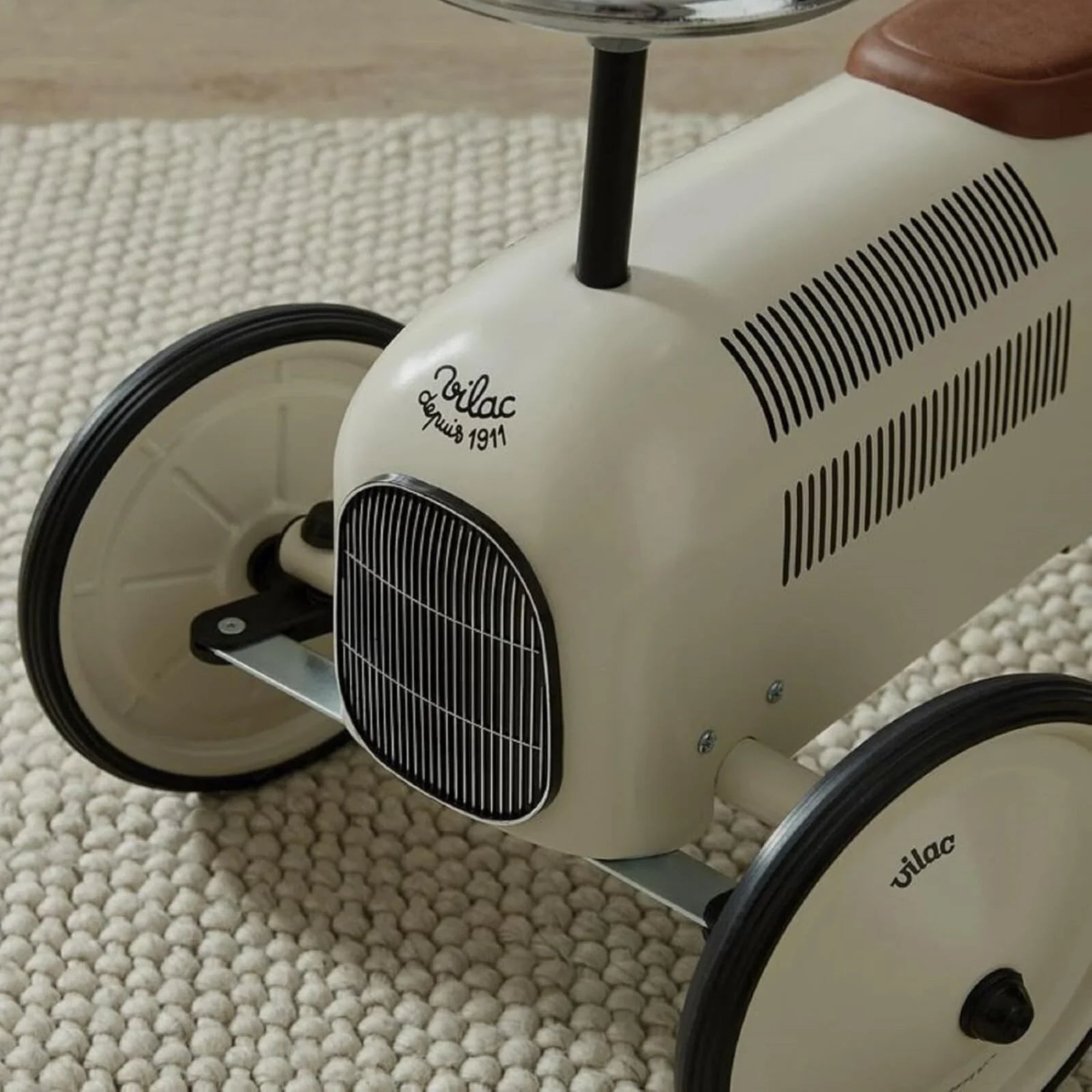 Vilac Ride On Metal Car Toy - Off White - mezetto ebebek ebebek