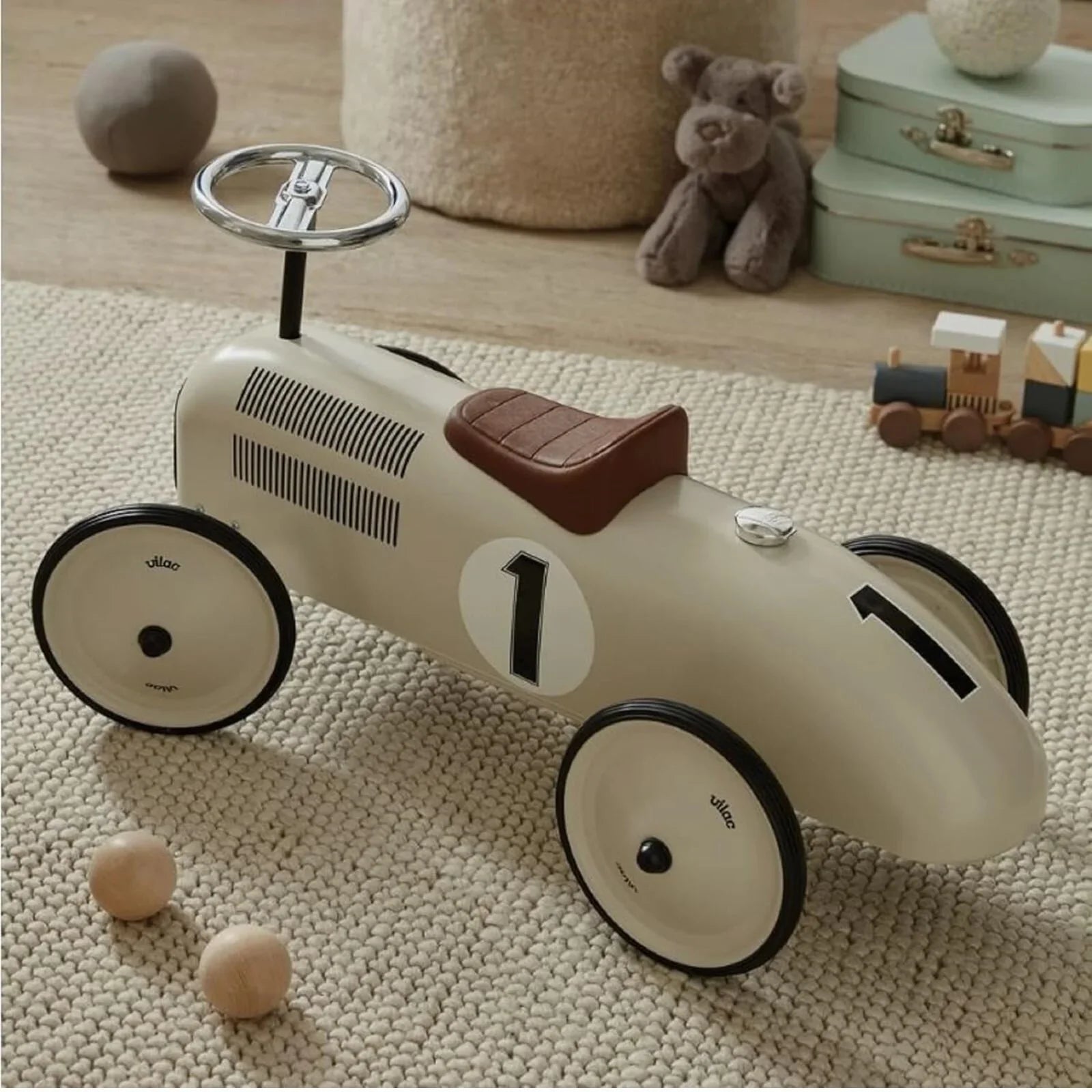 Vilac Ride On Metal Car Toy - Off White - mezetto ebebek ebebek